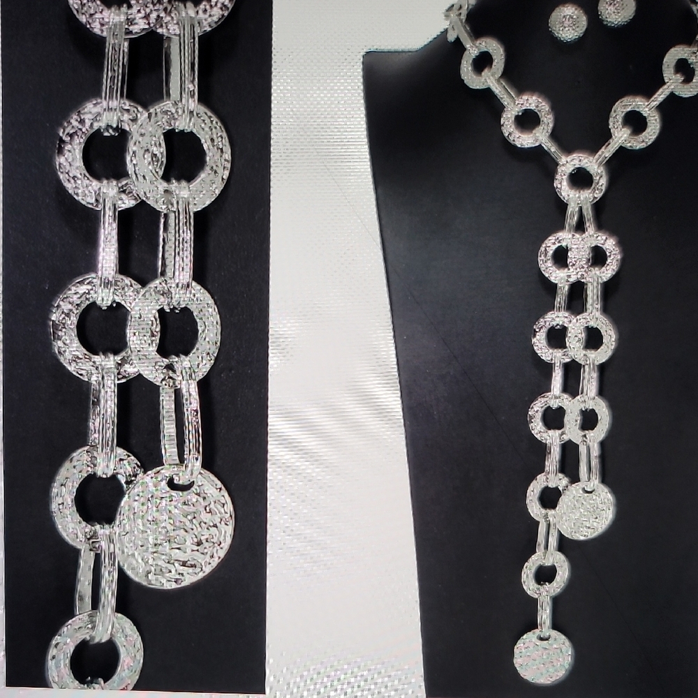 Elegant Silver Necklace and Earring Set